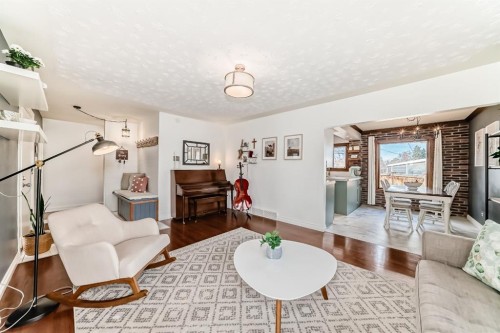 51 Foxwell Road Se, Calgary, AB - Indoor Photo Showing Living Room