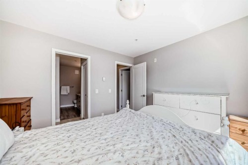 220-7 Westpark Common Sw, Calgary, AB - Indoor Photo Showing Bedroom