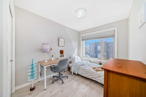 220-7 Westpark Common Sw, Calgary, AB - Indoor