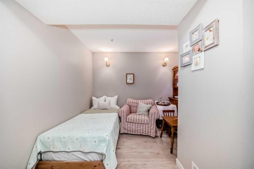 220-7 Westpark Common Sw, Calgary, AB - Indoor Photo Showing Other Room