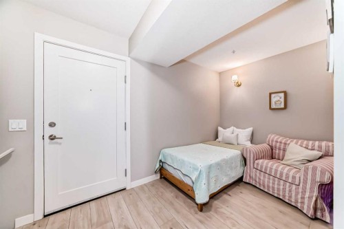 220-7 Westpark Common Sw, Calgary, AB - Indoor