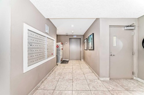 220-7 Westpark Common Sw, Calgary, AB - Indoor Photo Showing Other Room