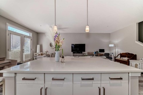 220-7 Westpark Common Sw, Calgary, AB - Indoor Photo Showing Kitchen