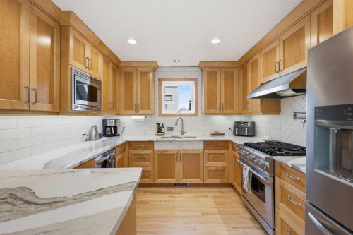 2712 22 Street Sw, Calgary, AB - Indoor Photo Showing Kitchen With Stainless Steel Kitchen