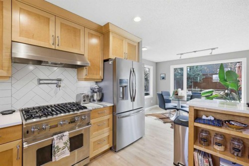 2712 22 Street Sw, Calgary, AB - Indoor Photo Showing Kitchen With Stainless Steel Kitchen