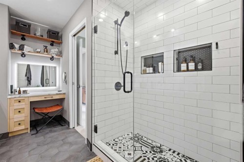 2712 22 Street Sw, Calgary, AB - Indoor Photo Showing Bathroom