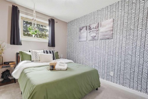 2712 22 Street Sw, Calgary, AB - Indoor Photo Showing Bedroom