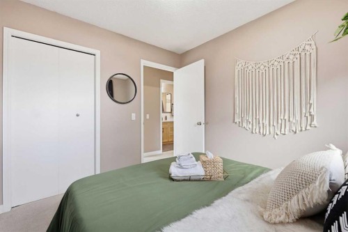 2712 22 Street Sw, Calgary, AB - Indoor Photo Showing Bedroom