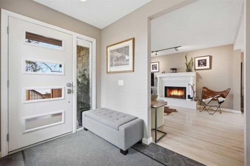 2712 22 Street Sw, Calgary, AB - Indoor With Fireplace