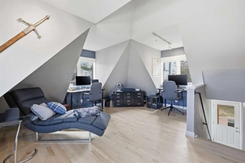 2712 22 Street Sw, Calgary, AB - Indoor