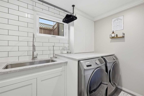 2712 22 Street Sw, Calgary, AB - Indoor Photo Showing Laundry Room
