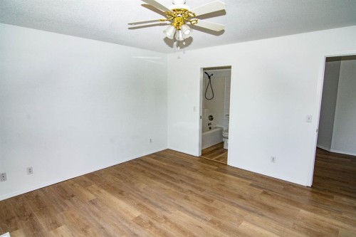 5320 Martin Crossing Drive Ne, Calgary, AB - Indoor Photo Showing Other Room