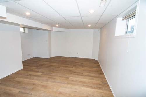 5320 Martin Crossing Drive Ne, Calgary, AB - Indoor Photo Showing Other Room