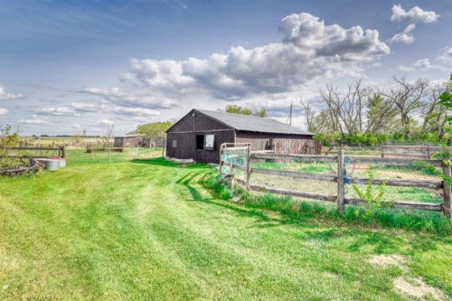 240141 Range Road 274, Rural Rocky View County, AB - Outdoor