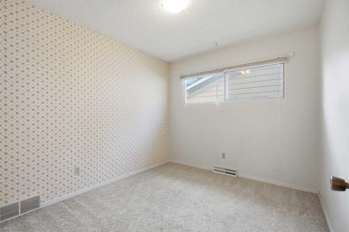 5220 Barron Drive Nw, Calgary, AB - Indoor Photo Showing Other Room