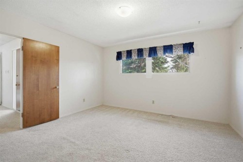 5220 Barron Drive Nw, Calgary, AB - Indoor Photo Showing Other Room