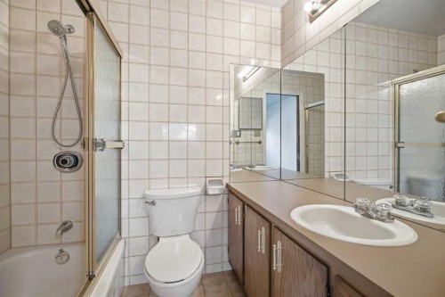 5220 Barron Drive Nw, Calgary, AB - Indoor Photo Showing Bathroom