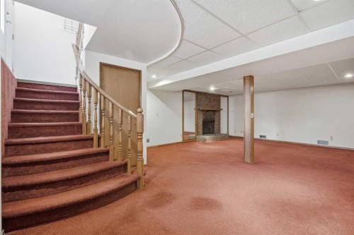 5220 Barron Drive Nw, Calgary, AB - Indoor Photo Showing Other Room