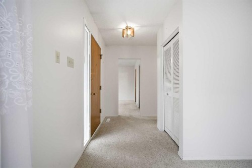 5220 Barron Drive Nw, Calgary, AB - Indoor Photo Showing Other Room
