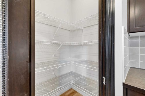 43 Heritage Hill, Cochrane, AB - Indoor With Storage