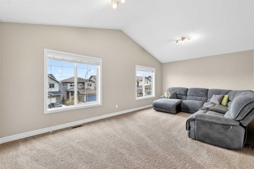 43 Heritage Hill, Cochrane, AB - Indoor Photo Showing Other Room