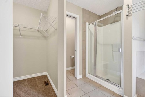 43 Heritage Hill, Cochrane, AB - Indoor Photo Showing Bathroom