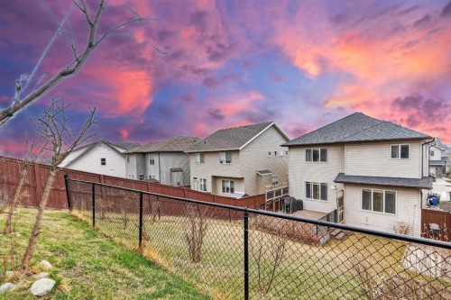 43 Heritage Hill, Cochrane, AB - Outdoor
