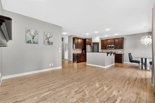 43 Heritage Hill, Cochrane, AB - Indoor Photo Showing Kitchen