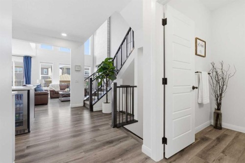 7 Evansglen Park Nw, Calgary, AB - Indoor Photo Showing Other Room