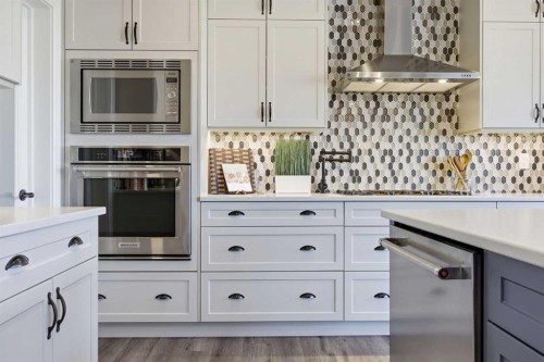 7 Evansglen Park Nw, Calgary, AB - Indoor Photo Showing Kitchen