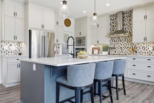 7 Evansglen Park Nw, Calgary, AB - Indoor Photo Showing Kitchen With Upgraded Kitchen