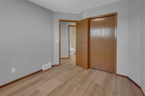 260 Hawkwood Boulevard Nw, Calgary, AB - Indoor Photo Showing Other Room