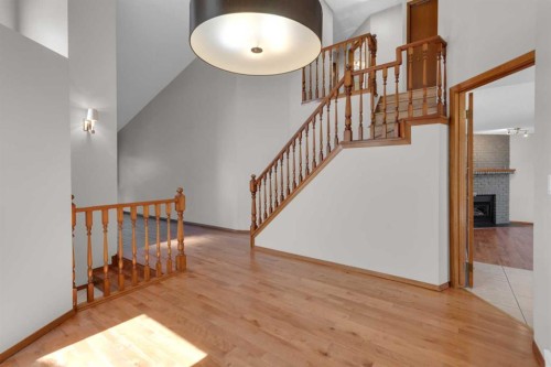260 Hawkwood Boulevard Nw, Calgary, AB - Indoor Photo Showing Other Room