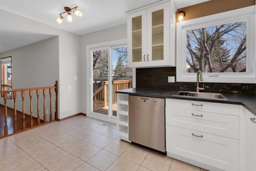 260 Hawkwood Boulevard Nw, Calgary, AB - Indoor Photo Showing Other Room