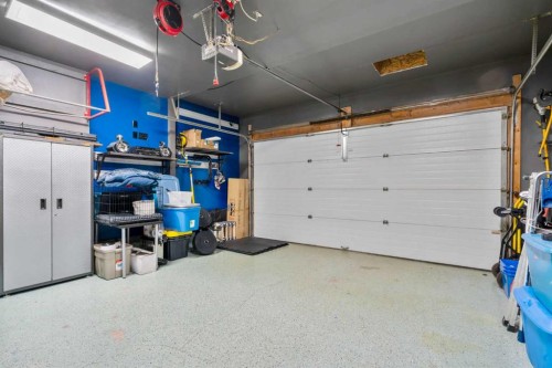 809 Canoe Green Sw, Airdrie, AB - Indoor Photo Showing Garage
