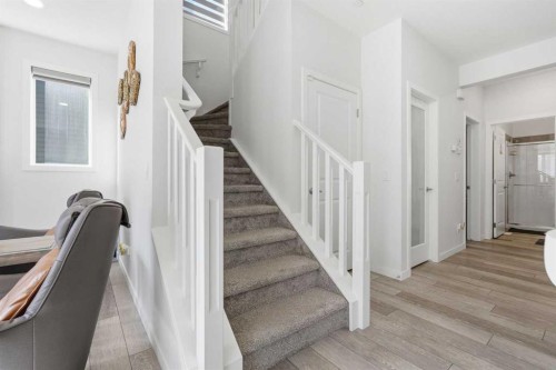 260 Lucas Way Nw, Calgary, AB - Indoor