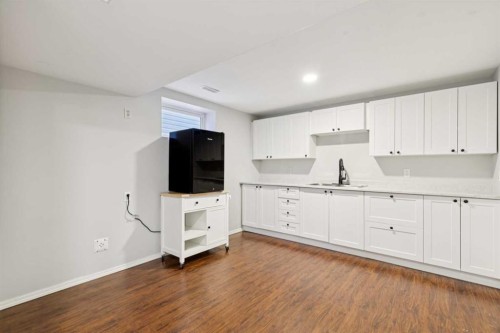 95 Mchugh Road Ne, Calgary, AB - Indoor Photo Showing Kitchen