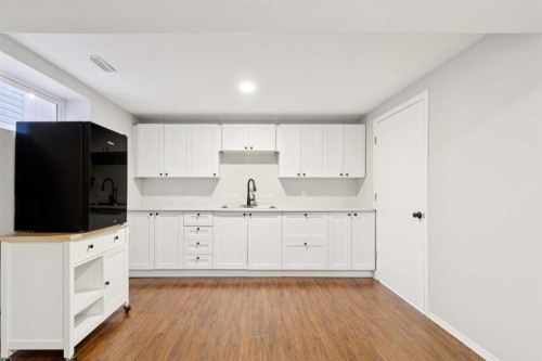 95 Mchugh Road Ne, Calgary, AB - Indoor Photo Showing Kitchen