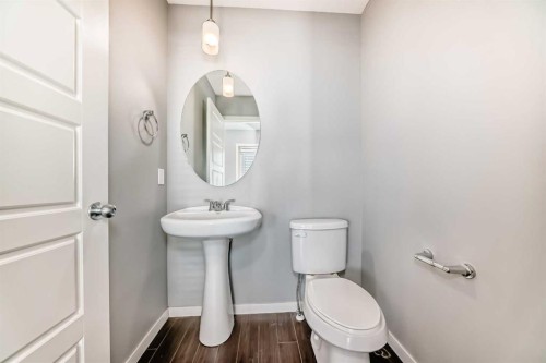 911 Evansridge Park Nw, Calgary, AB - Indoor Photo Showing Bathroom