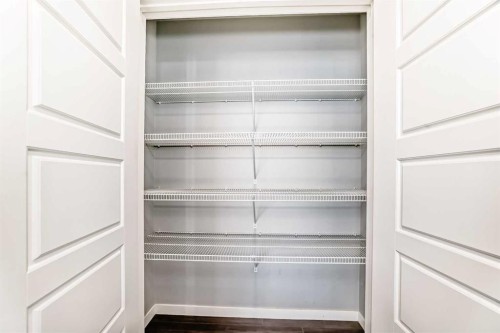 911 Evansridge Park Nw, Calgary, AB - Indoor With Storage