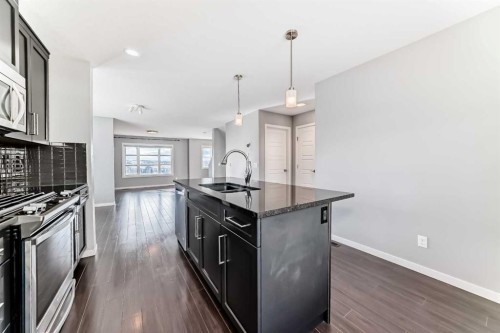 911 Evansridge Park Nw, Calgary, AB - Indoor Photo Showing Kitchen With Upgraded Kitchen