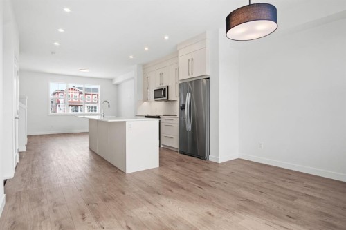277 Dawson Way, Chestermere, AB - Indoor Photo Showing Kitchen