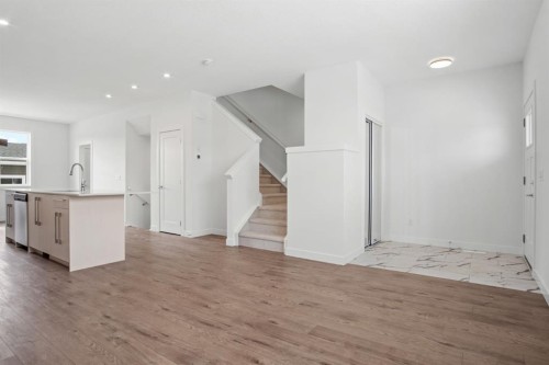 277 Dawson Way, Chestermere, AB - Indoor Photo Showing Kitchen