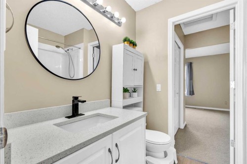 3-200 Hidden Hills Terrace Nw, Calgary, AB - Indoor Photo Showing Bathroom