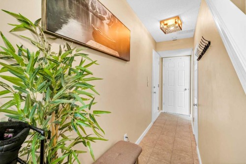 3-200 Hidden Hills Terrace Nw, Calgary, AB - Indoor Photo Showing Other Room