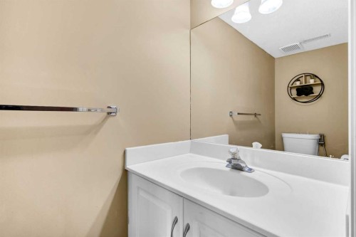 3-200 Hidden Hills Terrace Nw, Calgary, AB - Indoor Photo Showing Bathroom