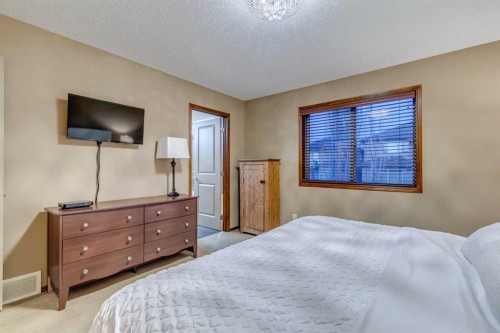 676 Auburn Bay Boulevard Se, Calgary, AB - Indoor Photo Showing Bedroom