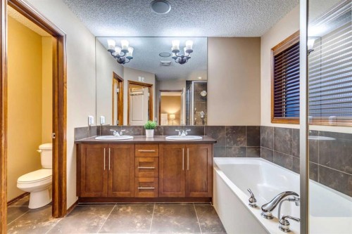 676 Auburn Bay Boulevard Se, Calgary, AB - Indoor Photo Showing Bathroom