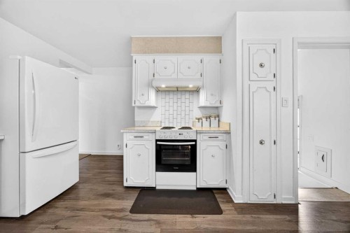 1232 40 Avenue Nw, Calgary, AB - Indoor Photo Showing Kitchen