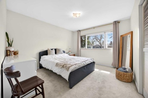 1232 40 Avenue Nw, Calgary, AB - Indoor Photo Showing Bedroom